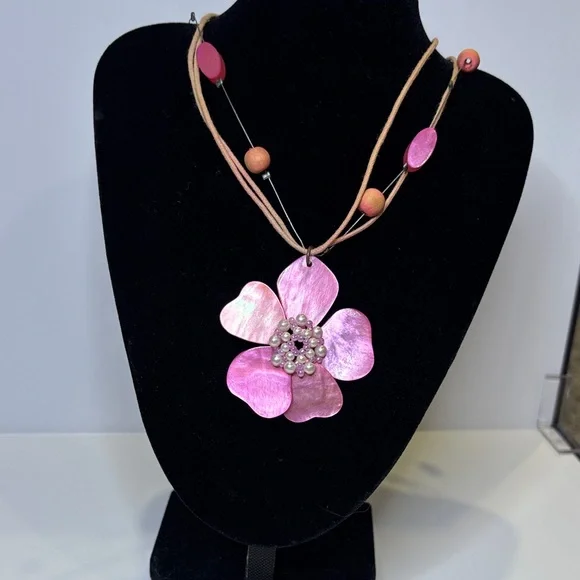 Pink Floral Pendant Necklace - Picture 1 of 3
